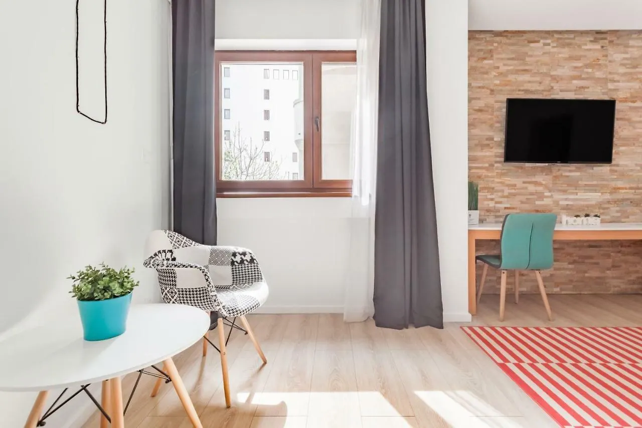 Sky Studio - Ultracentral Apartment Bucharest Romania